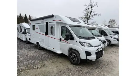 Pilote P720FC Automatik mit Queensbett (Neu 2026)